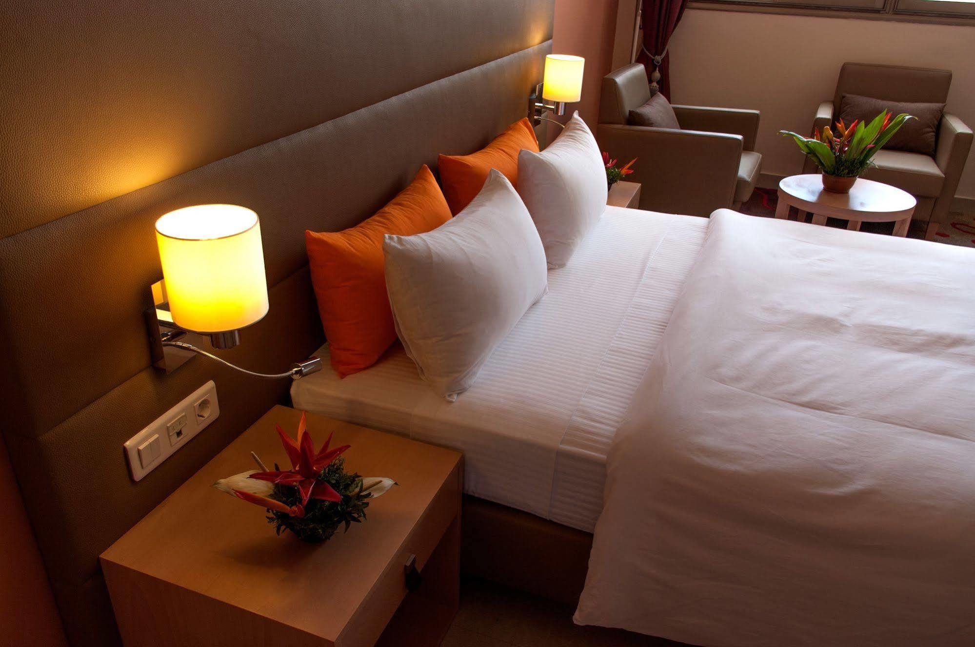 Bravia Hotel 와가두구 외부 사진